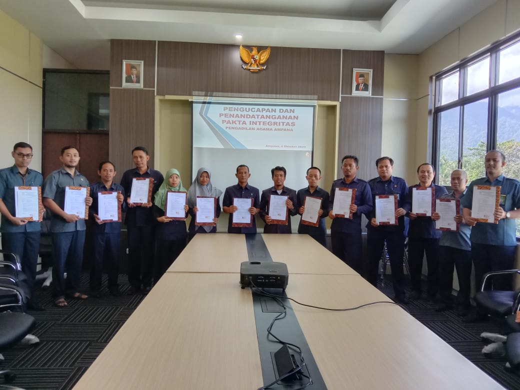 Foto_penandatanganan_pakta_integritas.jpeg - 89.32 kB