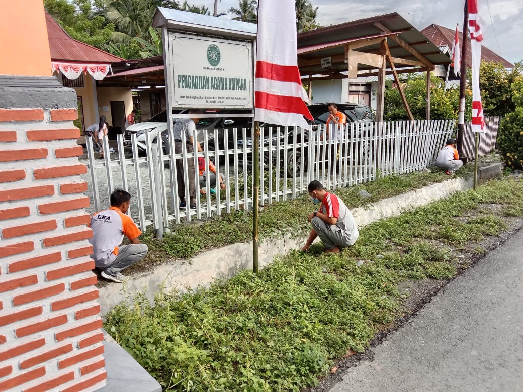 Foto_kerja_bakti.jpeg - 215.91 kB