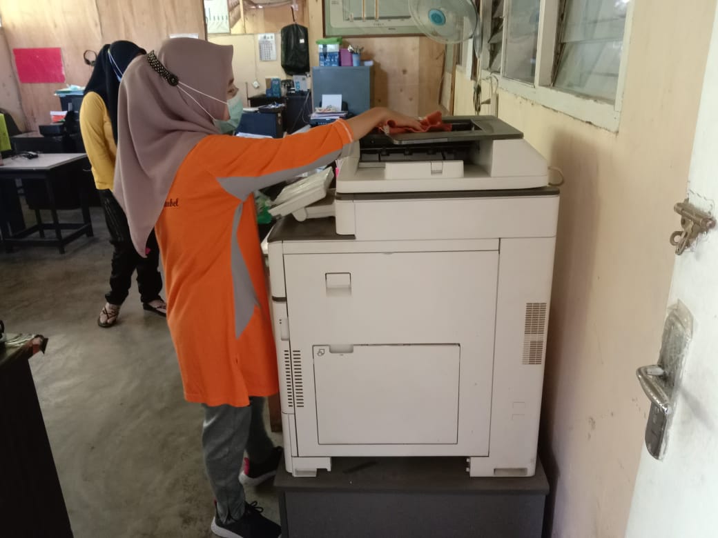 Foto_kerja_bakti_3.jpeg - 65.95 kB