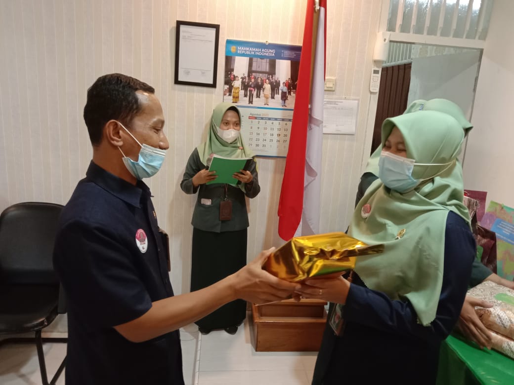 Foto_perpisahan_6.jpeg - 78.94 kB
