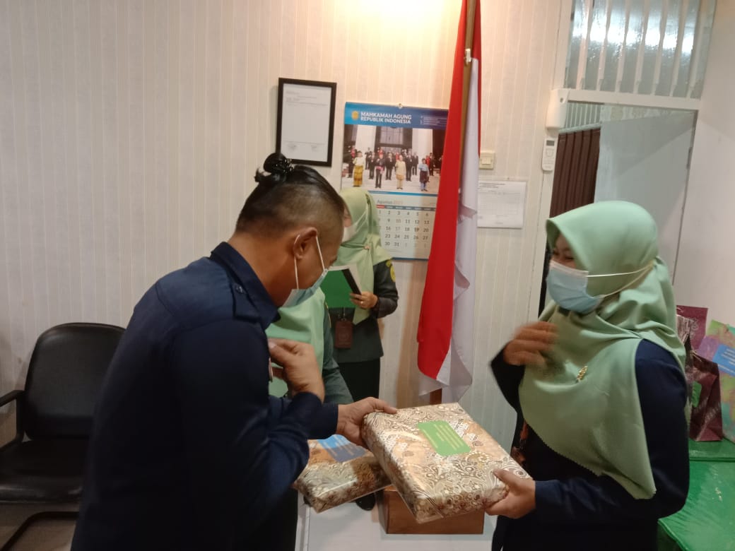Foto_perpisahan_7.jpeg - 69.65 kB